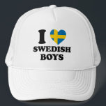 I kärlek Swedish Boys Keps<br><div class="desc">Jag kärlek svenska pojkar. Jag älskar svenska pojkar. Med svarta tecken och hjärtat är hos den svenska flagga. Om du är galen på pojkar som kom från svenskar.</div>