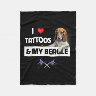 I Kärlek Tattoos och min Beagle Hund som ålades Ma Fleecefilt