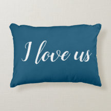"I kärlek us" på Söt Blue & White Accent Pillow