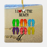 I Kärlek vid Beach Julgransprydnad Keramik<br><div class="desc">I Kärlek i Beach,  konstform. Flinflip flops på vit sandstrand</div>
