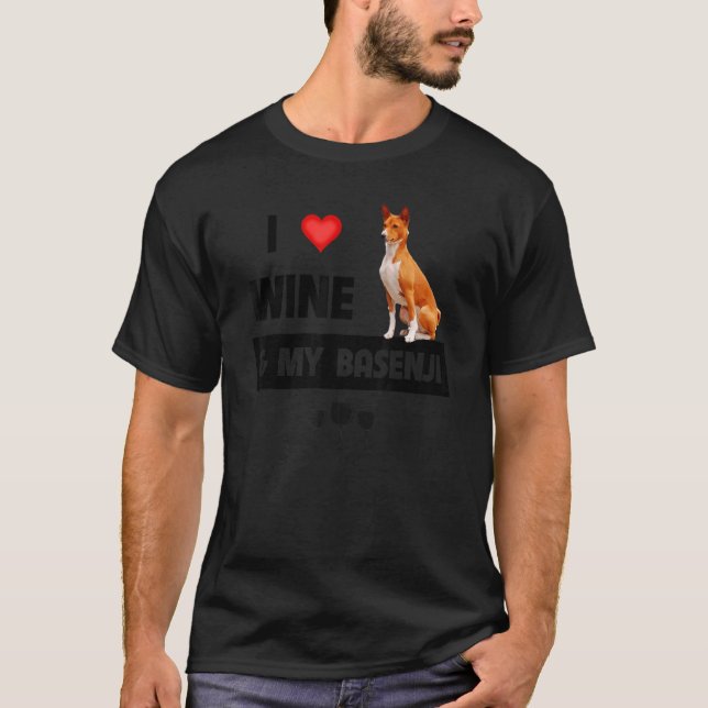 I Kärlek Vin och min baskenjji Mamma Pappa Hund P T Shirt (Framsida)