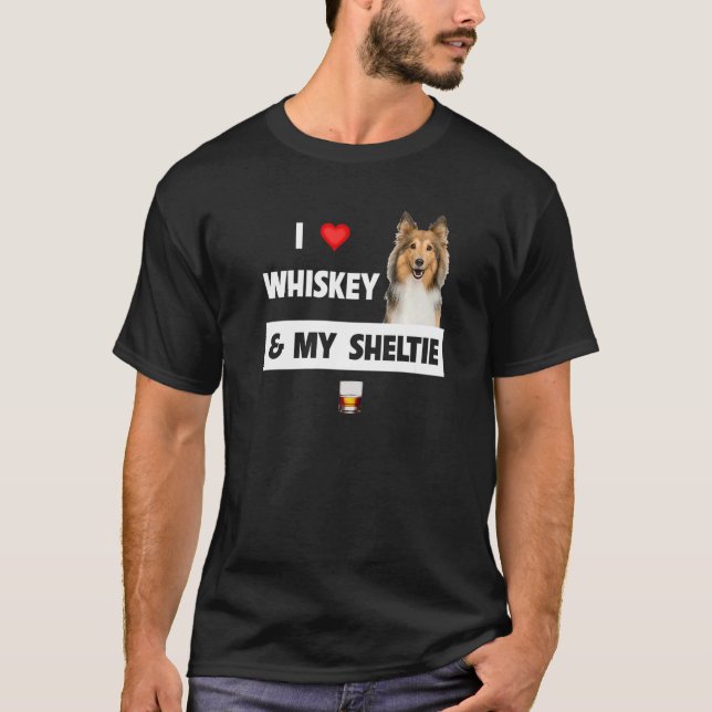 I Kärlek Whiskey och min Sheltie Mamma Pappa Shetl T Shirt (Framsida)