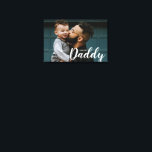 I Kärlek You Anpassningsbar Photo Canvastryck<br><div class="desc">Visa Pappa ditt kärlek med anpassningsbarna "I Kärlek You Pappa"-kanvastrycket! Den här snyggten och den hållbara utskriften är en perfekt för Far dag,  födelsedagar eller andra särskilda tillfällen,  och innehåller ditt favoritfoto och innerliga budskap. En unik keepsaké han kommer att vårda för evigt.</div>