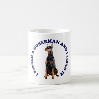 I Kissed a Dobermann Kaffemugg
