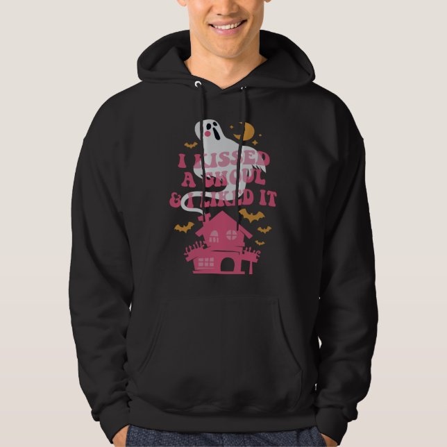 I Kissed A Ghoul & I Liked It Halloween Hoodie (Framsida)
