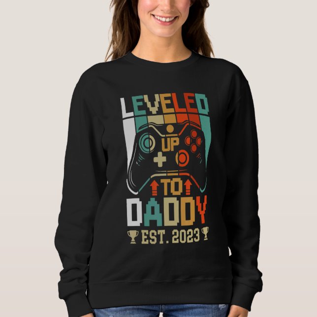 I Leveled Up To Daddy 2023  Soon To Be Dad 2023 1 T Shirt (Framsida)