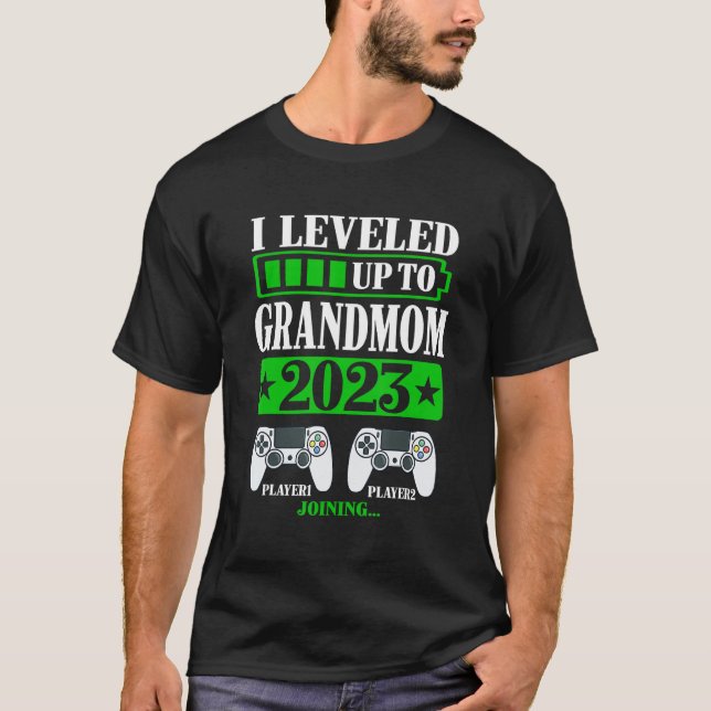 I Leveled Up To Grandmom 2024 Promoted To Level Un T Shirt (Framsida)