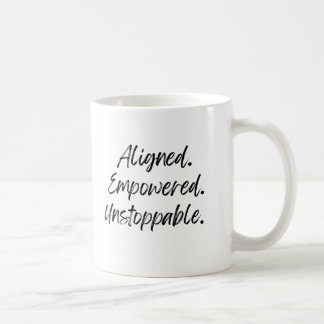 I linje. Empowered. Obestoppbar. Kaffemugg