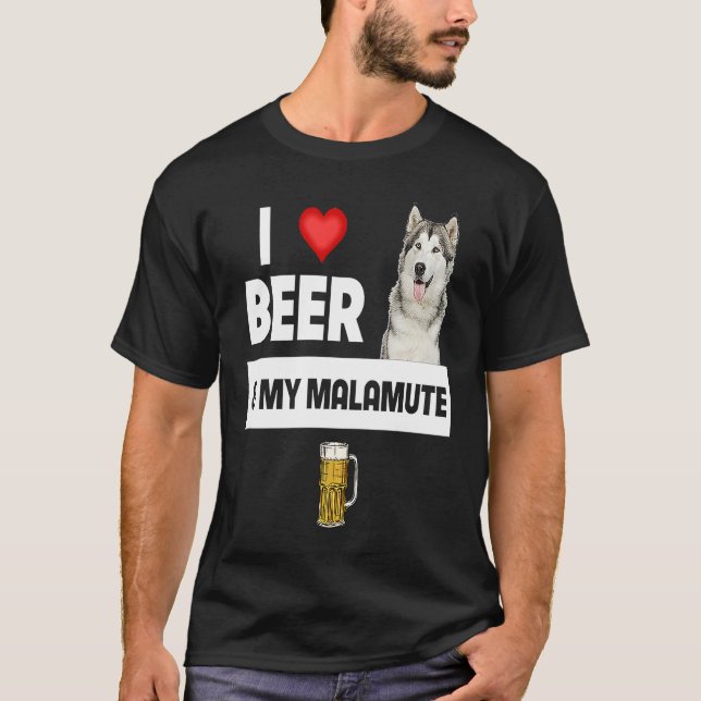I Love Beer and My Alaskan Malamute Paws Mom Dad D T Shirt (Framsida)