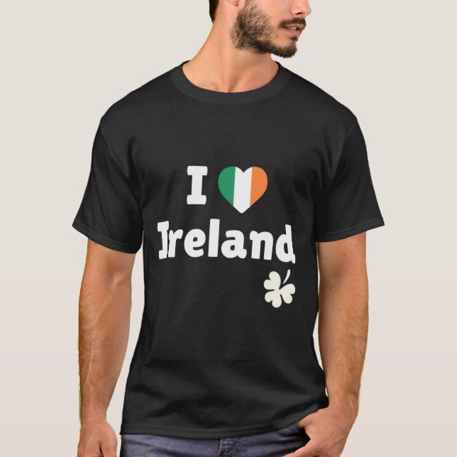 I Love Ireland - Irish Flag Heart & Shamrock T Shirt (Framsida)