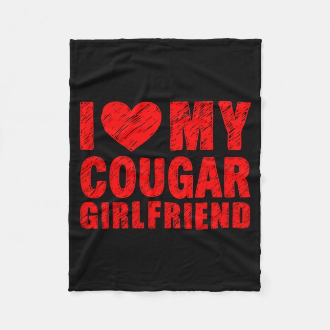 I Love My Cougar Girlfriend Heart Valentine Couple Fleecefilt (Framsidan)