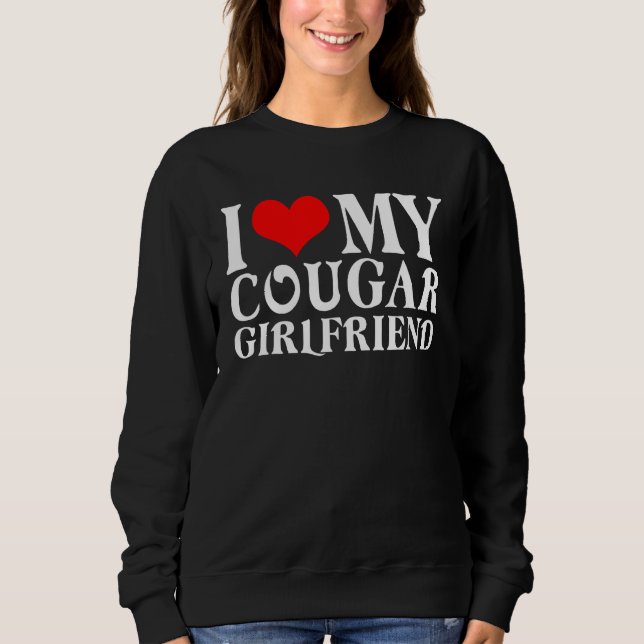 I Love My Cougar Girlfriend I Heart My Cougar Girl T Shirt (Framsida)