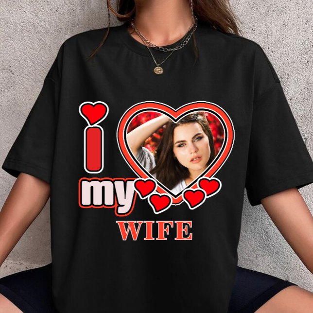 I Love My Wife Personalized Valentines Day Heart  T Shirt (Skapare uppladdad)