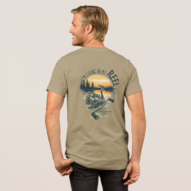 I’m Living in My | Funny Fisherman Gift | Outdoor  T Shirt (Baksida full)