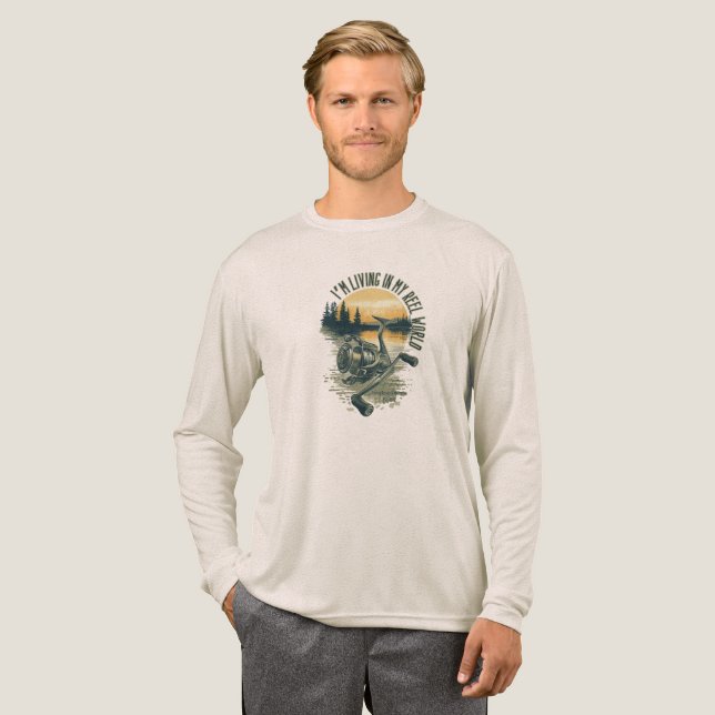 I’m Living in My Reel World | Fishing lake  T Shirt (Hel framsida)