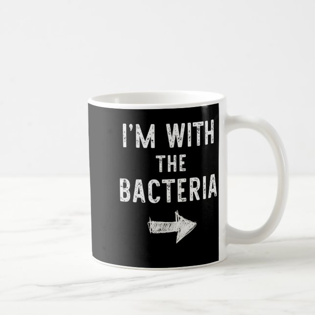I’m With The Bacteria Funny Halloween Couple Costu Kaffemugg (Höger)