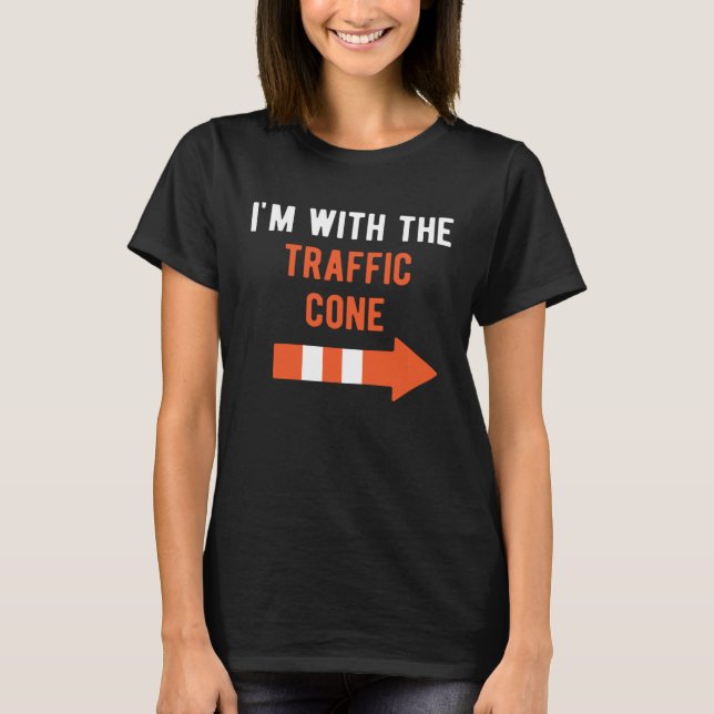 I m With Traffic Cone Couple Outfit  Matching Hall T Shirt (Framsida)