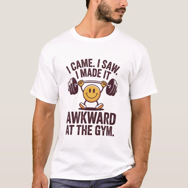 I Made It Awkward At The Gym Smiley Face T Shirt (Framsida)