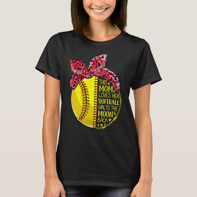 I Mamma Kärlek har hon sin softball Girl Pitchers  T Shirt (Framsida)