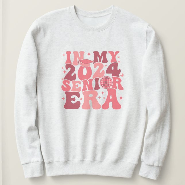 I min äldre tid 2024 | Rosa Groovy Lettering T Shirt (Design framsida)