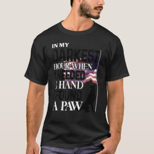 I min mörkaste timme när jag behövde en hand hitta t shirt