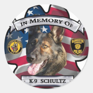 I minne av K-9 Schultz Runt Klistermärke