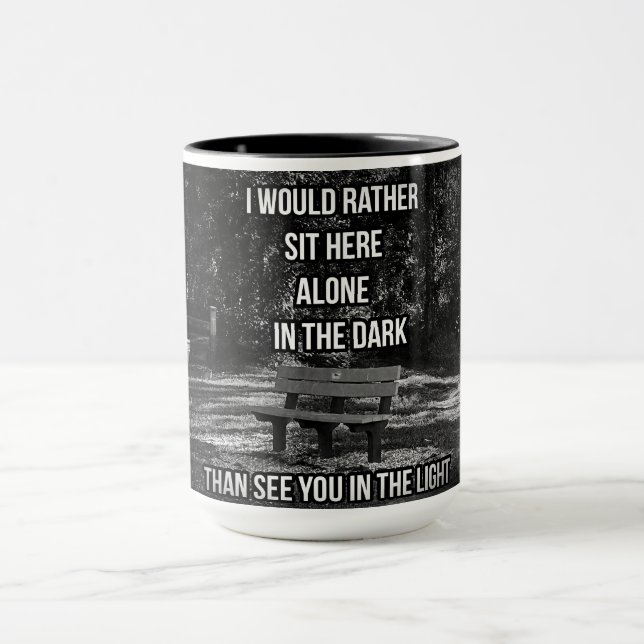 I MÖRKEN MUGG (Center)