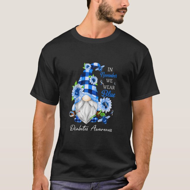 I november uppmärksammar vi Bäran Blue Gnome Diabe T Shirt (Framsida)