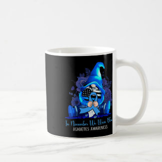 I november uppmärksammar vi Bäran Blue Gnomes Diab Kaffemugg