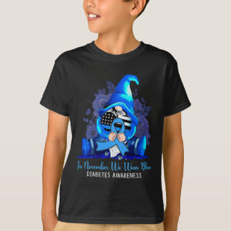 I november uppmärksammar vi Bäran Blue Gnomes Diab T Shirt