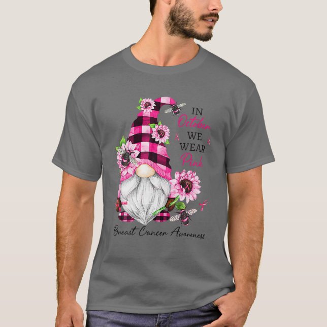 I oktober Bära Rosa Gnome Breast Cancer Awaren T Shirt (Framsida)