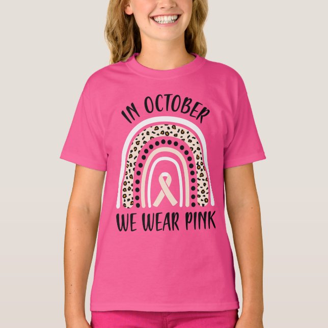 I oktober Bäror vi Rosa Breast Cancer Awareness T Shirt (Framsida)