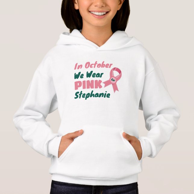 I oktober Bäror vi Rosa för [eget namn] T Shirt (Framsida)