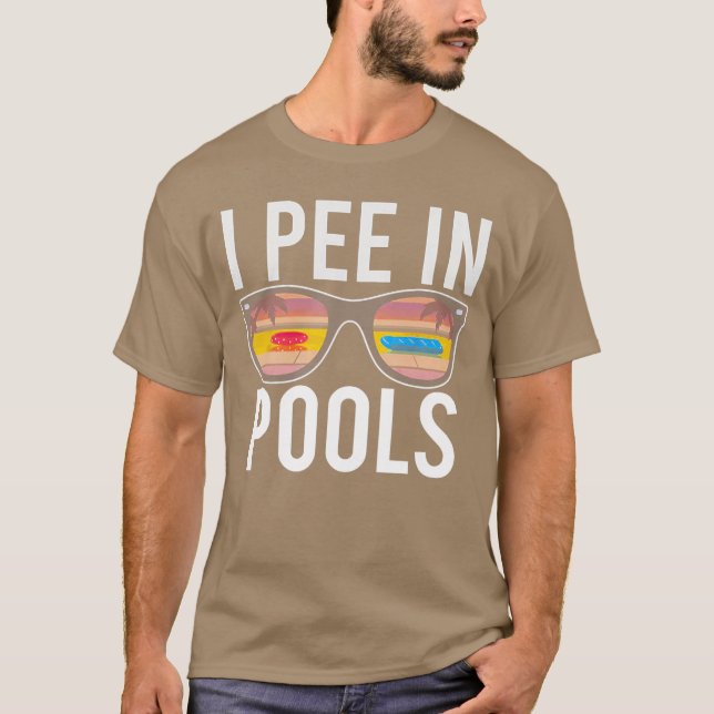 I Pee in Pools family T Shirt (Framsida)