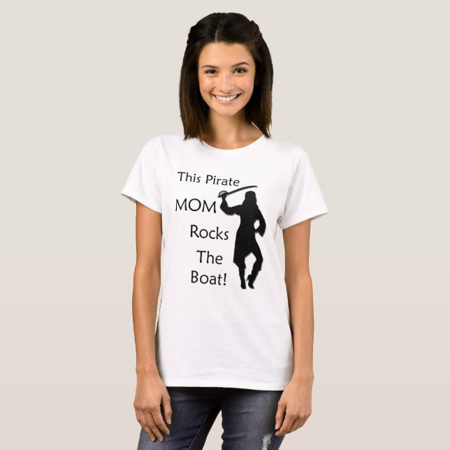 I Pirat Mamma Sten vid båten! Tee (Hel framsida)