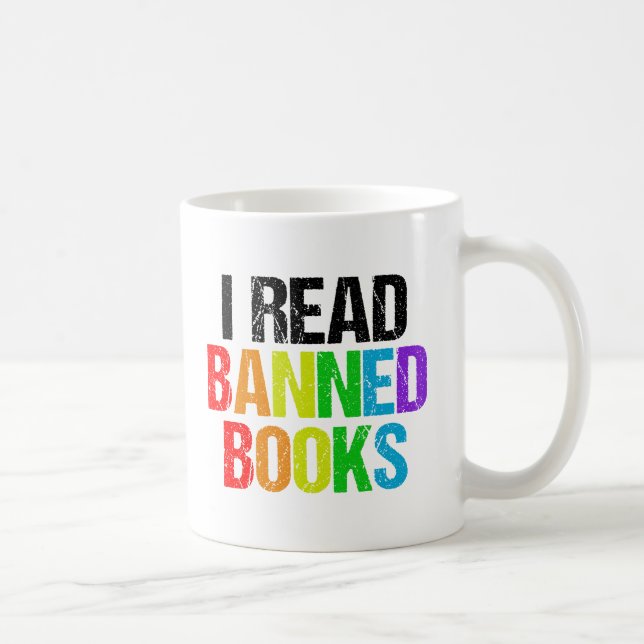 I Read Banned Books Rainbow Kaffemugg (Höger)