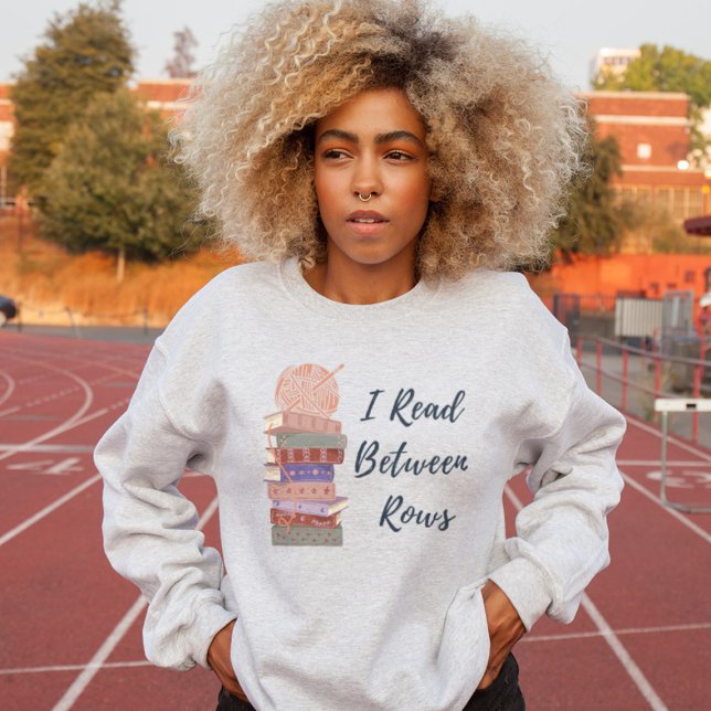I Read Between Rows Crochet Knitting Book Lover T Shirt (Skapare uppladdad)