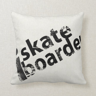 i Skateboard Pillow Black and White Thline Kudde