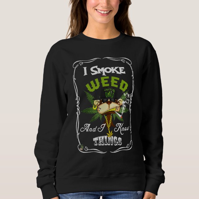 I Smoke Weed And I Know Things  Monkey Smoke Weed T Shirt (Framsida)