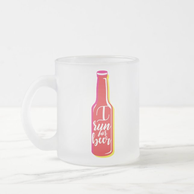 I Springa för Beer Fitness Humor Red Flaska Frostad Glasmugg (Vänster)