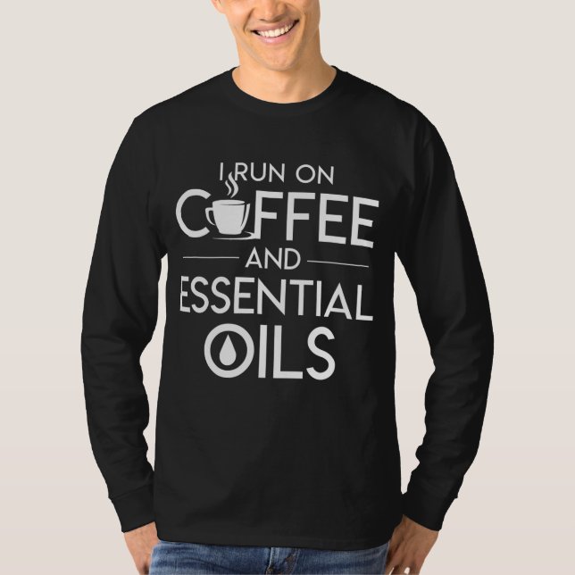 I Springa om kaffe och essentiell oljekaffe Essent T Shirt (Framsida)