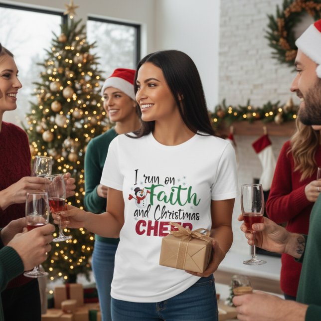 I Springa på Faith och julCheer Festive T Shirt (I Run On Faith and Christmas Cheer Festive T-Shirt)