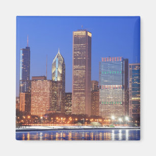 I stadens centrum Chicago med inklusive skyscraper Magnet