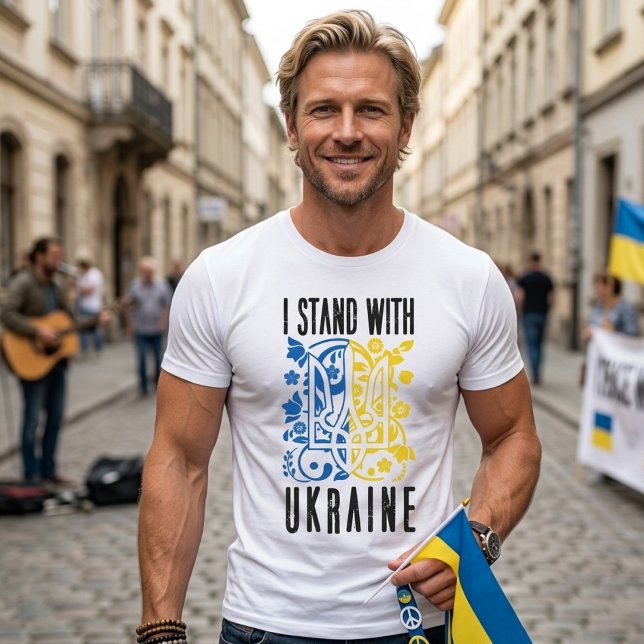 I stand with Ukraine. Trident of Ukraine.  T Shirt (Skapare uppladdad)