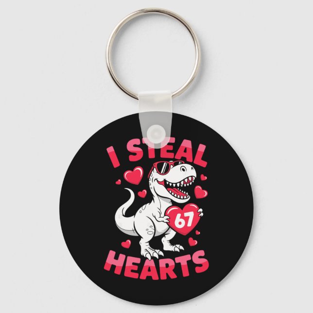 I Steal 67 Hearts Funny 67 Valentine Dinosaur Men  Nyckelring (Framsida)