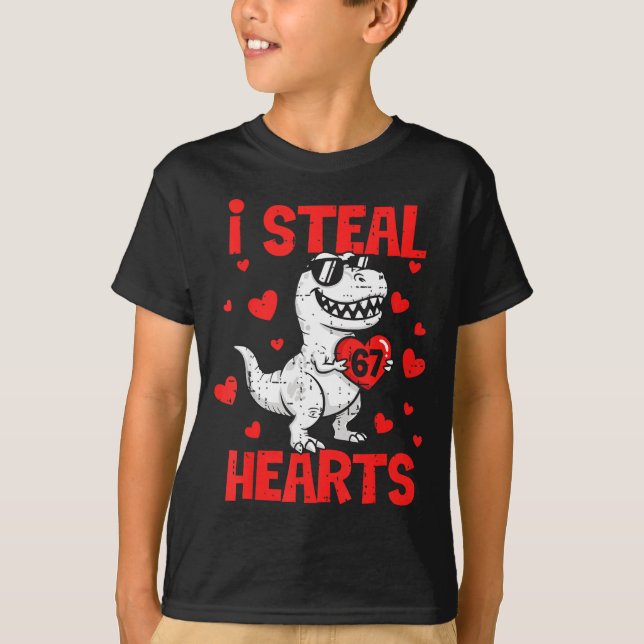 I Steal 67 Hearts T-rex Six Seven Valentines Day B T Shirt (Framsida)