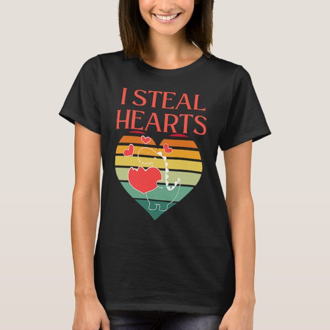I Steal Hearts Cute Dino Valentines Day T Shirt (Framsida)