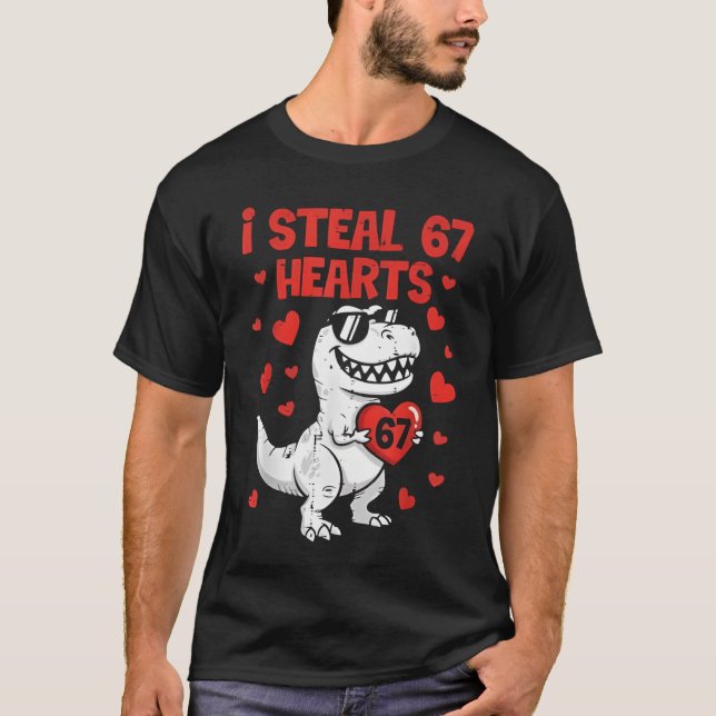 I Steal Hearts Dino Boys Dinosaur Valentines 67 To T Shirt (Framsida)