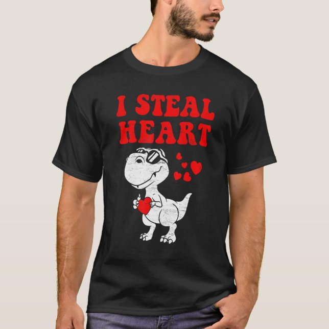 I Steal Hearts Dinosaur Dino Rex Valentines Day Bo T Shirt (Framsida)