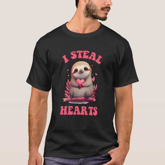I Steal Hearts Sloth Valentines Day T Shirt (Framsida)